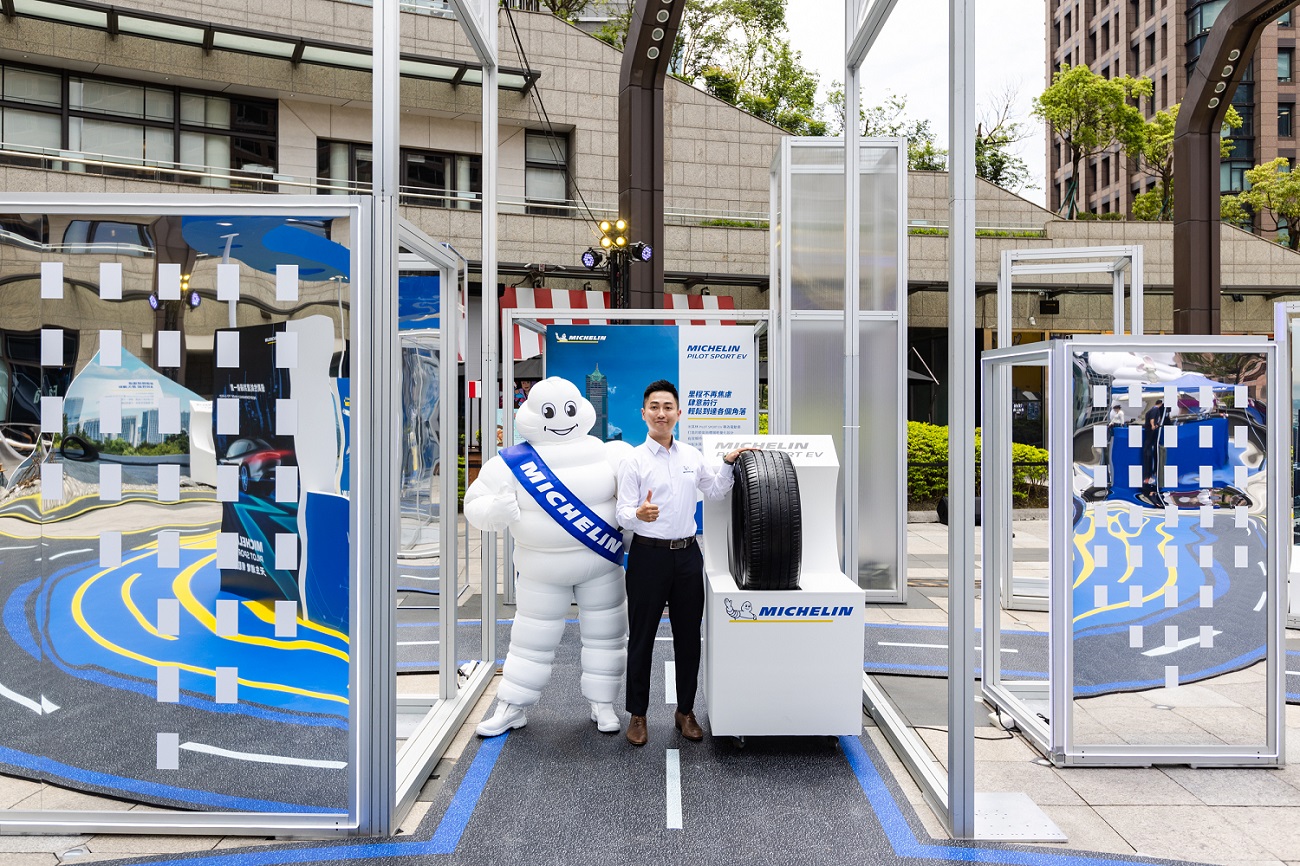 (圖2)台灣米其林產品經理顧為綱介紹專為高性能電動車而生的PILOT SPORT EV 「準、久、靜」三大特點